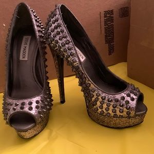 6.5 Steve Madden Spike Heels 👠